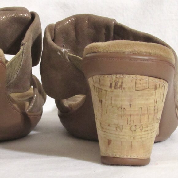 NEW Ladies WALKING CRADLES Taupe Leather Slides Heels Shoes 9 N Orig $139! - Picture 6 of 7
